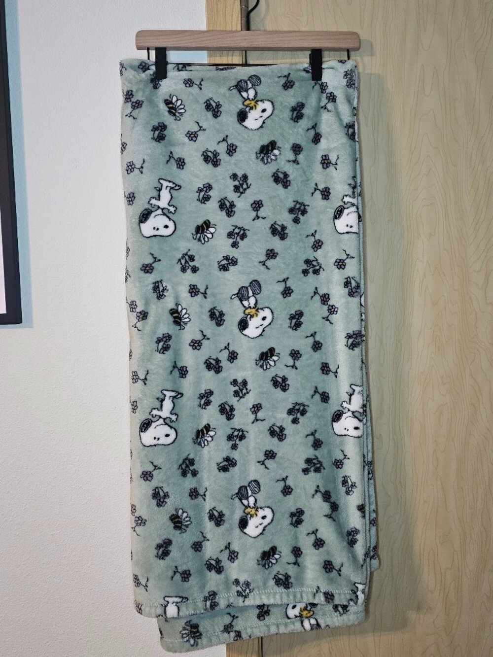 Snoopy throw blanket